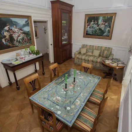 Le Suites Di Jo - Central Station Bed and Breakfast Μπάρι