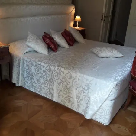 Le Suites Di Jo - Central Station Bed & Breakfast