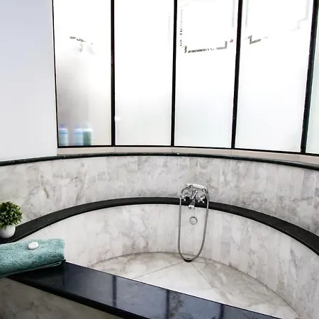 Bed & Breakfast Le Suites Di Jo - Central Station Bari