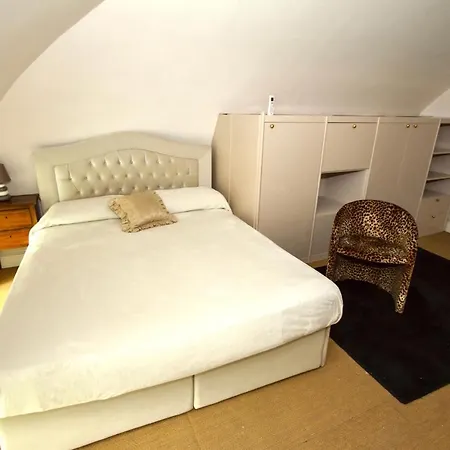 Le Suites Di Jo - Central Station Bed & Breakfast